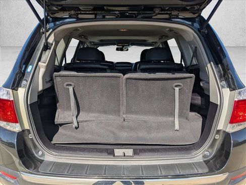 Used 2013 Toyota Highlander SE image 18