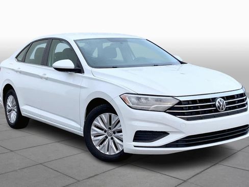 Used 2019 Volkswagen Jetta S image 2