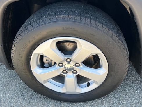 Used 2019 Jeep Compass Latitude image 32