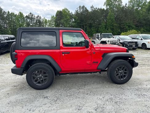 Used 2025 Jeep Wrangler Sport AWD/4WD image 7