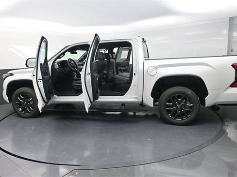 New 2026 Toyota Tundra Platinum image 38