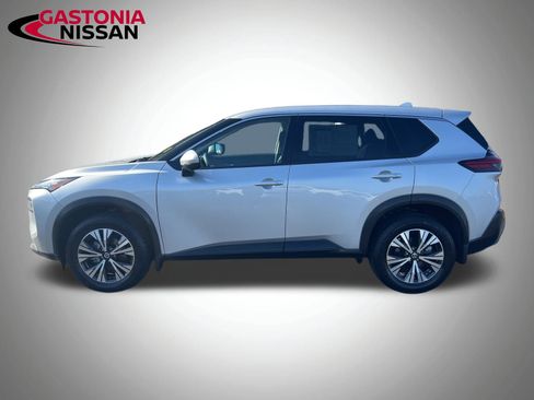 Used 2021 Nissan Rogue SV image 7