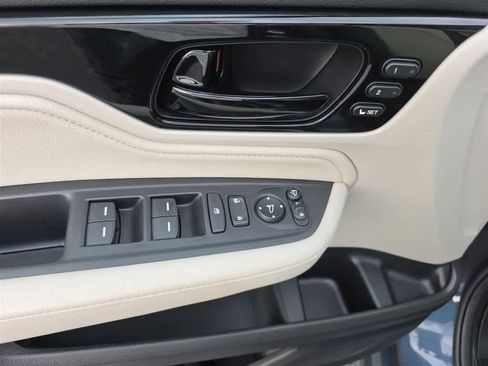 Used 2025 Honda Odyssey Elite image 19