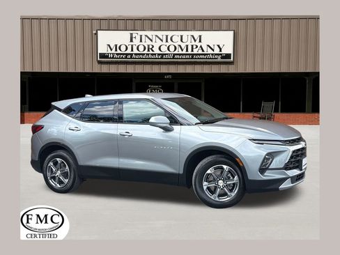 Used 2023 Chevrolet Blazer LT w/ LPO, Floor Liner Package FWD image 1