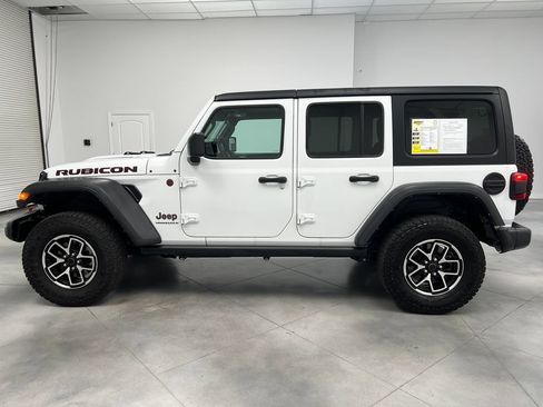Used 2024 Jeep Wrangler Unlimited Rubicon AWD/4WD image 5