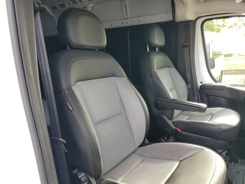 Used 2025 RAM ProMaster 2500 w/ Convenience Group FWD image 9