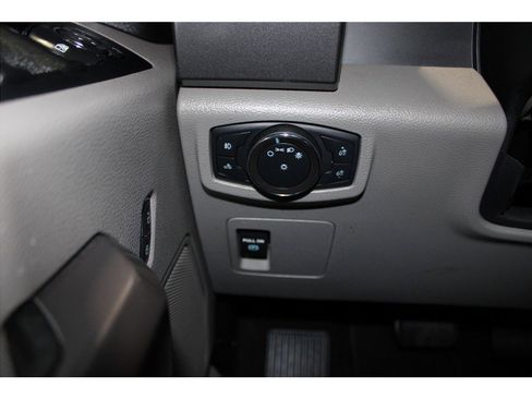 Used 2020 Ford F150 XLT image 28