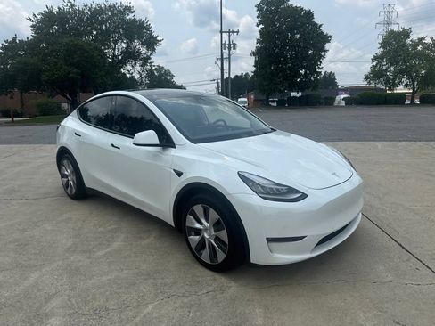 Used 2021 Tesla Model Y Long Range AWD/4WD image 8