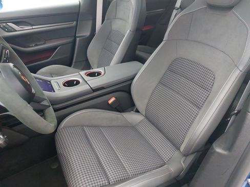 Certified 2025 Porsche Taycan AWD/4WD image 17