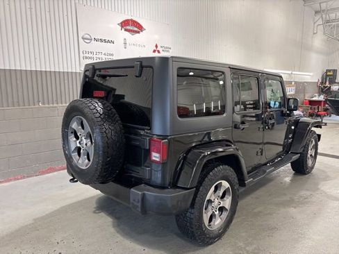 Used 2017 Jeep Wrangler Unlimited Sahara image 3