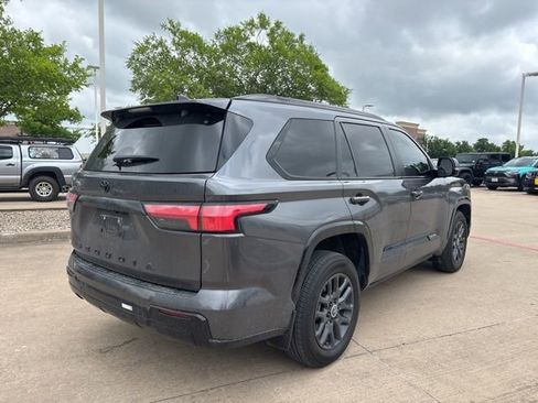 Used 2024 Toyota Sequoia Platinum image 5