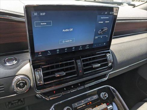 Certified 2023 Lincoln Navigator Reserve image 19