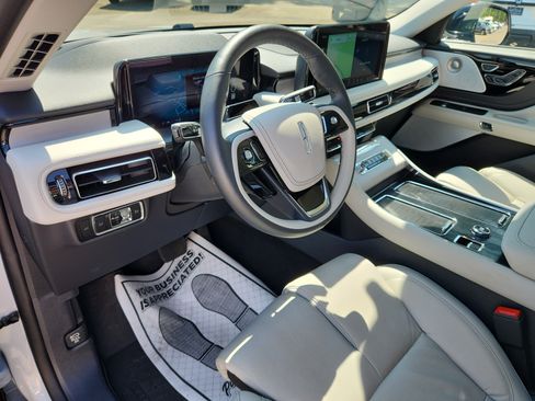 Used 2025 Lincoln Aviator Reserve w/ Luxury Package RWD image 27