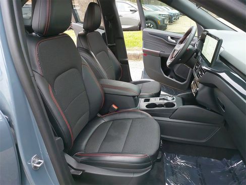 Used 2023 Ford Escape ST-Line w/ Tech Pack #1 image 10