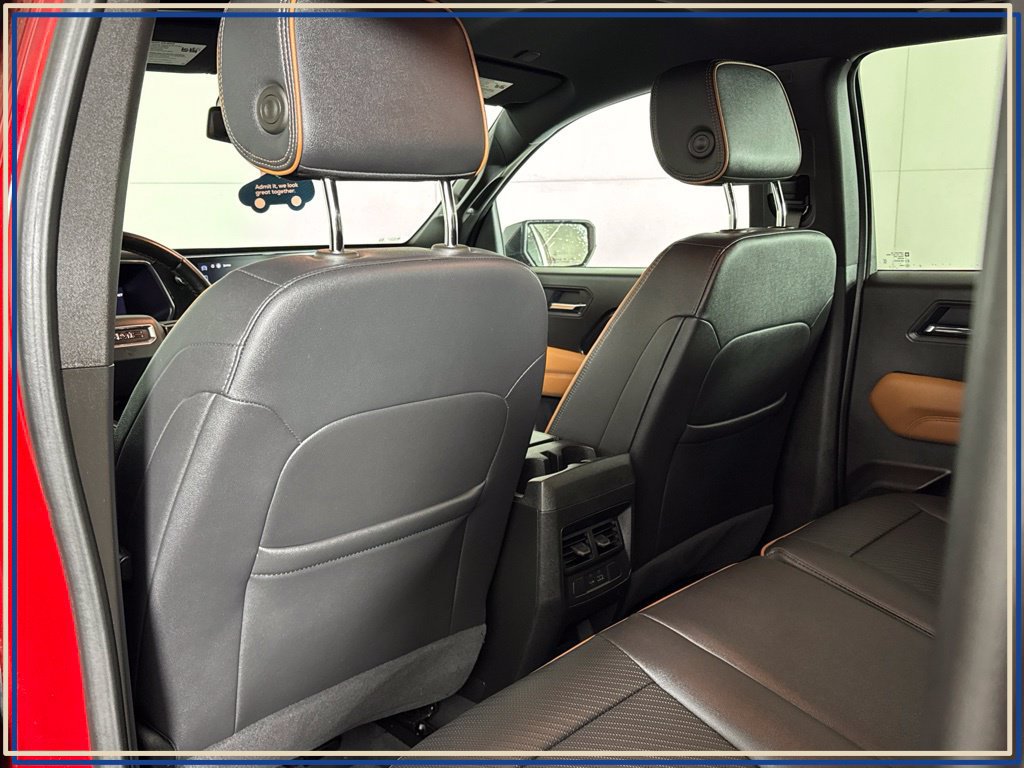 Certified 2025 GMC Canyon AT4 w/ AT4 Premium Package AWD/4WD image 33