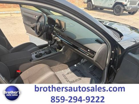 Used 2025 Honda Civic Sport image 36