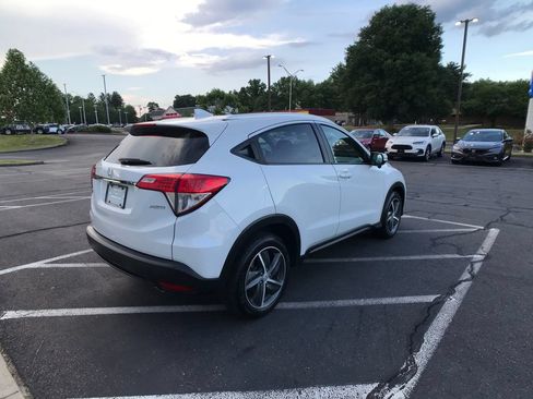 Used 2022 Honda HR-V EX image 14