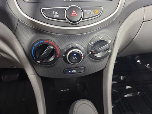 Used 2012 Hyundai Accent GLS FWD image 22