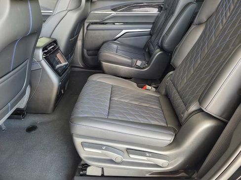 New 2026 Cadillac Escalade IQL Sport 1 w/ LPO, ONYX Package AWD/4WD image 15