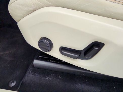 Used 2020 Volvo XC90 T5 Momentum image 12