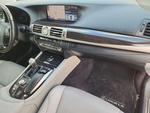 Used 2014 Lexus LS 460 w/ Comfort Package RWD image 30