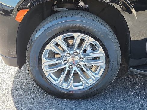 Certified 2024 GMC Yukon SLT w/ SLT Luxury Package image 7