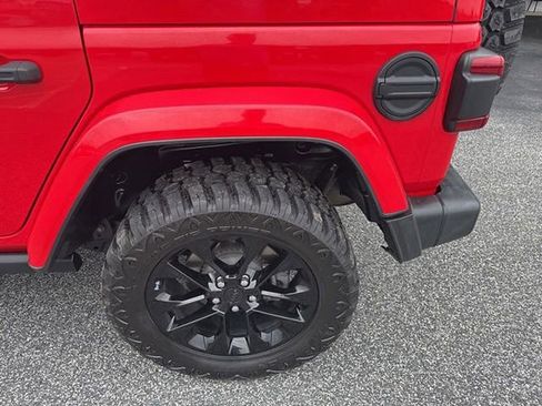 Used 2021 Jeep Wrangler Unlimited Sahara w/ Cold Weather Group AWD/4WD image 11