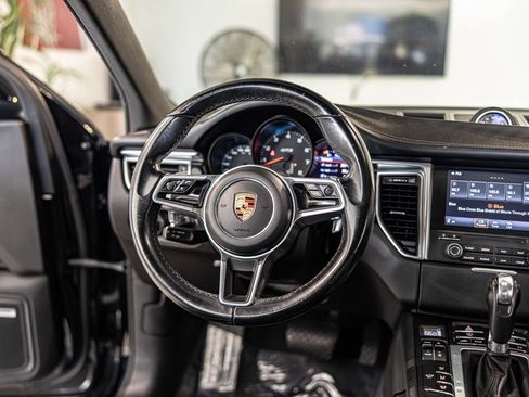 Used 2017 Porsche Macan GTS AWD/4WD image 36