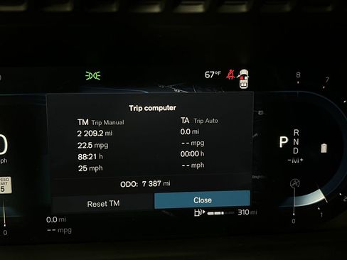 Certified 2025 Volvo XC90 B6 Core w/ Climate Package image 12