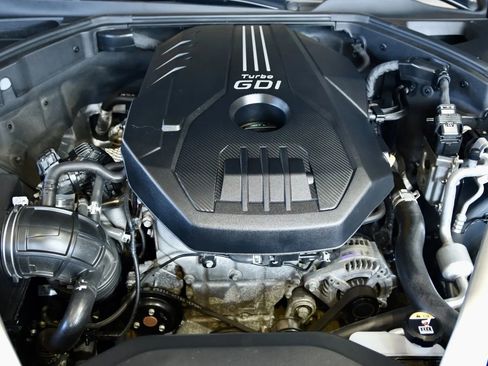 Used 2023 Genesis G70 2.0T w/ Sport Prestige Package image 28