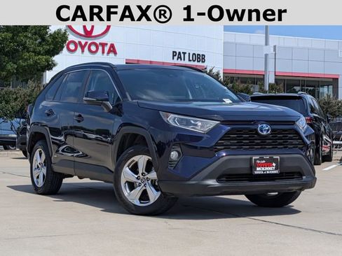 Used 2021 Toyota RAV4 XLE Premium AWD/4WD image 2