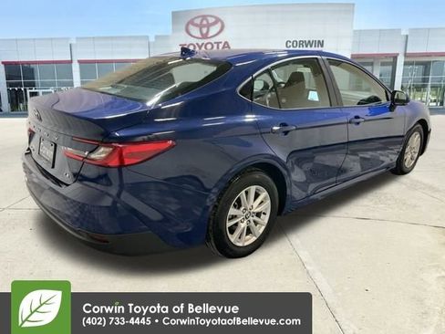 Used 2025 Toyota Camry LE image 5