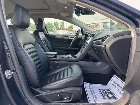 Used 2020 Ford Fusion SEL FWD image 18