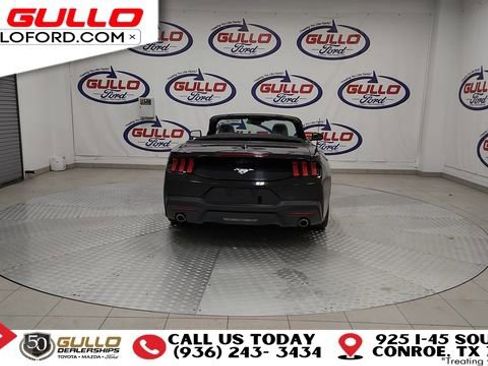 Used 2024 Ford Mustang Convertible image 7