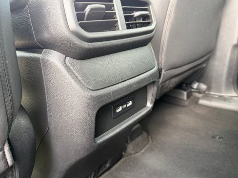 Used 2023 Honda Pilot Sport image 17