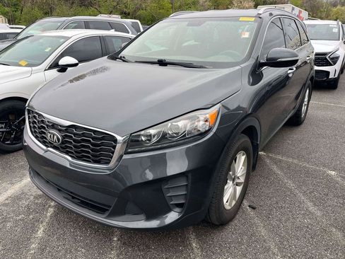 Used 2019 Kia Sorento LX w/ LX Convenience Package image 4