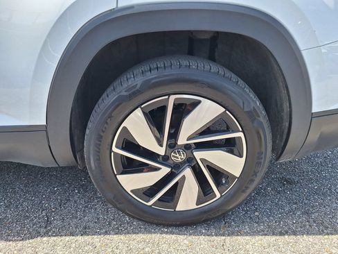 Used 2025 Volkswagen Atlas SE FWD image 23