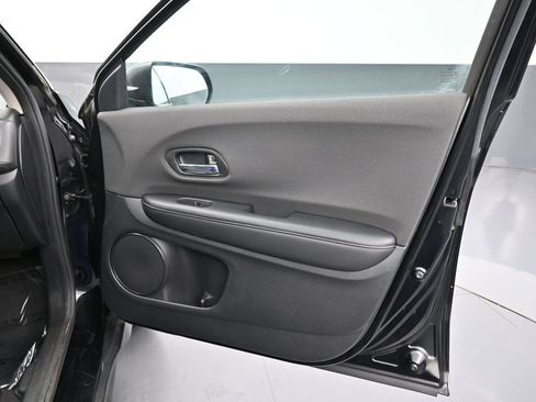 Certified 2022 Honda HR-V LX image 33