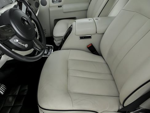Used 2013 Rolls-Royce Phantom Sedan image 21