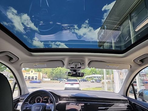 Used 2023 Audi Q7 2.0T Premium w/ Convenience Package AWD/4WD image 13