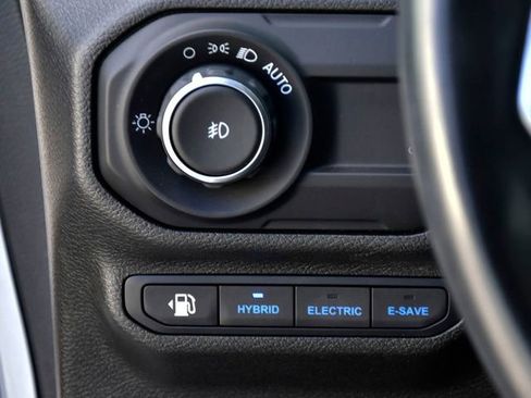 Used 2023 Jeep Wrangler Unlimited Sahara w/ Cold Weather Group AWD/4WD image 32