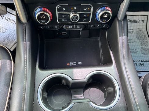 Used 2021 GMC Yukon SLT AWD/4WD image 27