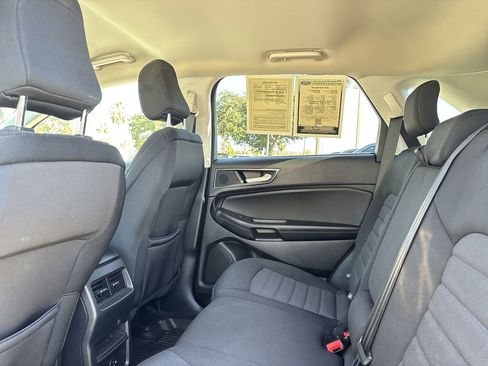 Used 2022 Ford Edge SE w/ Black Appearance Package image 16