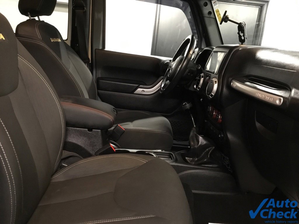 Used 2015 Jeep Wrangler Sahara w/ Connectivity Group AWD/4WD image 30