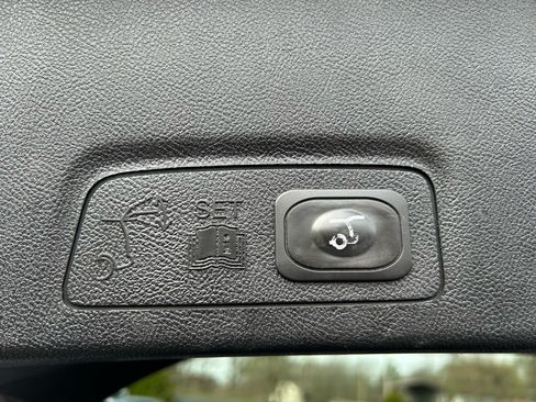 Used 2017 Lincoln MKC Reserve AWD/4WD image 17