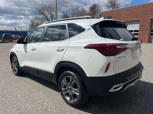 Certified 2023 Kia Seltos S image 3