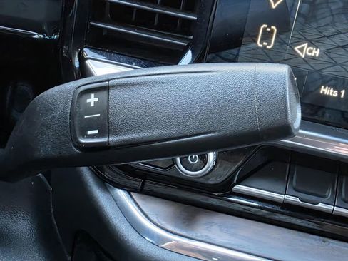 Used 2024 GMC Sierra 1500 SLT image 21