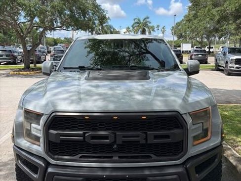 Used 2017 Ford F150 Raptor w/ Equipment Group 802A Luxury AWD/4WD image 4