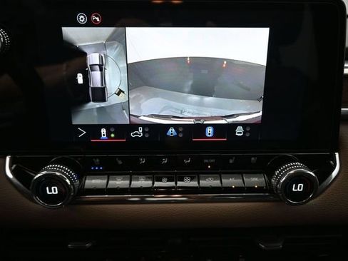 Used 2026 GMC Canyon Denali AWD/4WD image 3