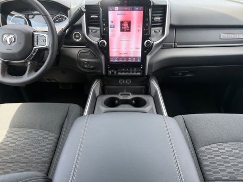 New 2026 RAM 2500 Big Horn AWD/4WD image 10